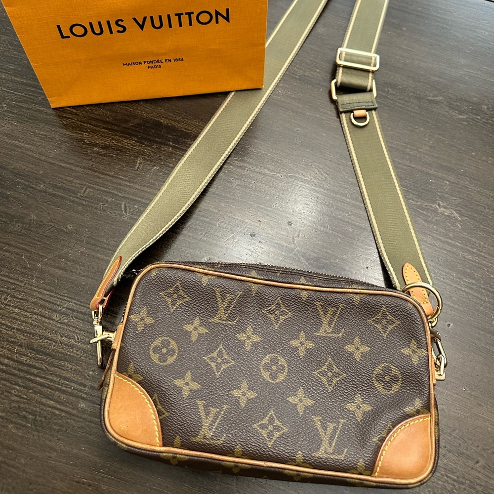 LOUIS VUITTON Marly PM Clutch to Crossbody Shoulder Bag 💼
